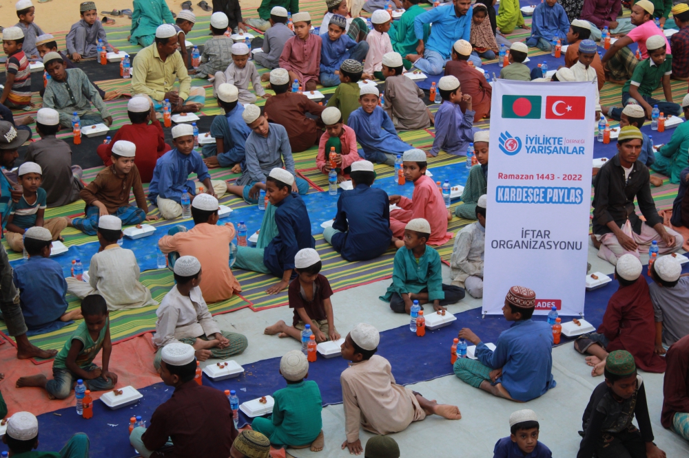Ramazan’da binlerce kişiye iftar ikramı